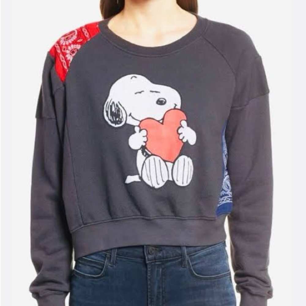 Daydreamer Snoopy Heart Graphic sweatshirt size medium